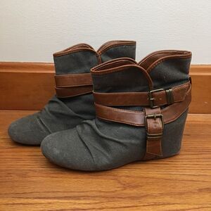 ALDO canvas slouch ankle boots with buckles | Size 8.5